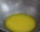 A picture of step 2 of Oats almonds sukhdi.