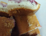 Foto del paso 11 de la receta: Cuadraditos de bizcochuelo con frutillas