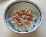 A picture of step 1 of Perfect on Hot Summer Days Chilled Tuna Ochazuke (Rice Porridge).