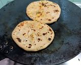 A picture of step 5 of Methi paneer mini parata.