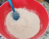 A picture of step 5 of Peaches N Cream Muffins.