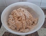 Foto del paso 3 de la receta: Pancitos dulces con frutas glaseadas y pasas de uva con ciruelas pasas