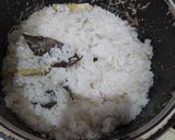 Foto langkah ke 1 dari resep Nasi uduk bakar tongkol pedas.