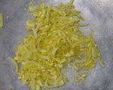 Foto langkah ke 2 dari resep Nasi Goreng Keju Wortel.