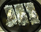 A picture of step 5 of Salmon Baked in Foil.