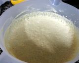 A picture of step 3 of Luqaimat (small bites) emirati dessert.