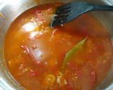 Foto del paso 6 de la receta: Merluza en salsa de piquillos