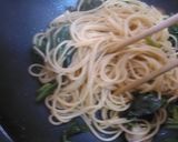 A picture of step 6 of King Oyster Mushroom & Spinach Pasta with Butter and Soy Sauce.