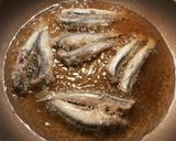 Foto del paso 3 de la receta Fritura mar y montaña, de anchoas y pimientos