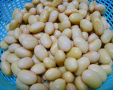 A picture of step 1 of Soybean and Tuna Salad With Carrot Dressing.