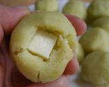 A picture of step 4 of Non-fried Potato Croquettes with Cheese and Butter.
