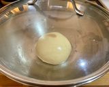 Foto langkah ke 2 dari resep Tuna Melt Pan Pizza (Basic Dough).