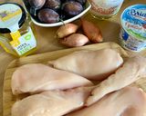 Une image de l'étape 1 de Émincé de poulet aux quetsches, miel, crème fraîche et vin moelleux.
