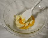 A picture of step 5 of Canned Apricot Tart.