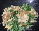Foto langkah ke 3 dari resep Buncis Cah Kembang tahu telor.