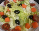 Foto del paso 1 de la receta: Ensalada con frutos rojos salteados con vinagre de vino blanco
