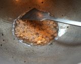 A picture of step 4 of Rava Upma.