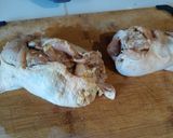 Foto del paso 4 de la receta: Cuarto de pollo deshuesado asado al carbón, relleno de beicon, pimiento y champiñones