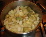Foto del paso 5 de la receta Sepia con patatas y alcachofas