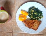 A picture of step 6 of Eggs spinach & toast sandwich.
