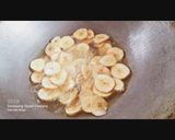 A picture of step 3 of Homemade nendran chips.
