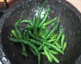 Foto langkah ke 3 dari resep Tumis Daging Cabe Hijau.