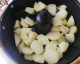 Foto del paso 4 de la receta: Huevos Rotos con Jamón y Gulas