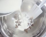 A picture of step 2 of Strawberry Chocolate Verrine.