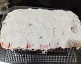 Foto del paso 6 de la receta: Tarta Selva Negra con nata y fresas