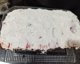 Foto del paso 6 de la receta: Tarta Selva Negra con nata y fresas