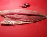 Foto del paso 6 de la receta: Lomo de bonito con majado Urrutia al horno, sobre fondo de ensalada con boquerones en vinagre