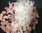 Foto del paso 2 de la receta: Huevo con tocino y espárragos