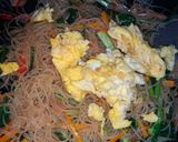 Foto langkah ke 4 dari resep Bihun Goreng Kecap.