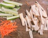 A picture of step 1 of Vegetarian Noodle Salad (Bún trộn chay).