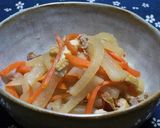 A picture of step 8 of Comforting Simmered Daikon Radish, Carrot and Aburaage.