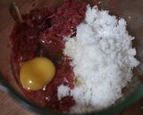 Foto langkah ke 1 dari resep Daging rempah kuah kuning.