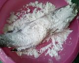 Foto langkah ke 2 dari resep Kerapu Goreng Masak Kecap.