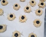 Foto langkah ke 5 dari resep Thumbprint Cookies.