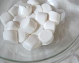 A picture of step 1 of Easy Crispy Nougat.