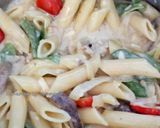 Foto langkah ke 4 dari resep Creamy Chicken and Mushrooms Penne.