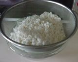 A picture of step 1 of Mixed Rice with Autumn Shimeji Mushroom and Aburaage.