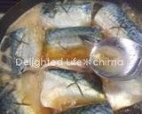 A picture of step 4 of Mackerel Simmered In Miso.