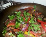 A picture of step 4 of chicken liver and giblets with sweet peppers and mustard.