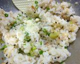 A picture of step 4 of Wasabi-Flavored Rice Balls with Tempura Crumbs, Sesame Salt, and Green Onions.