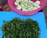 Hình bước làm 1 của món Canh rau đay, mướp và tôm khô