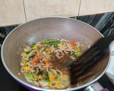A picture of step 6 of Garlic fettuccine.