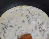 Foto del paso 3 de la receta: Muslos de pollo en salsa con champiñones y cebolla