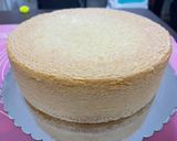 Foto del paso 1 de la receta: Torta Bizcocho de Vainilla rellena de Mermelada de Fresa y cobertura de Crema Chantilly y chocolate