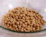 A picture of step 1 of Homemade Okara and Soy Milk from Soy Beans.
