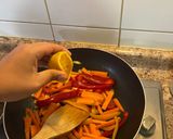 Foto del paso 2 de la receta: Salteado colorido con arroz con curry🥦🥕🫑 💛